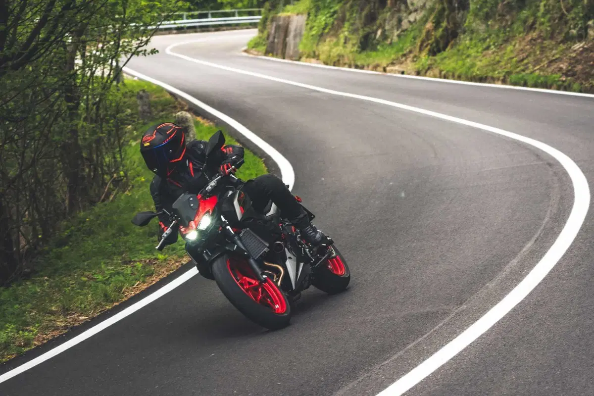 Kawasaki Z500 o Ninja 500? Quale scegliere? [VIDEO] (146)