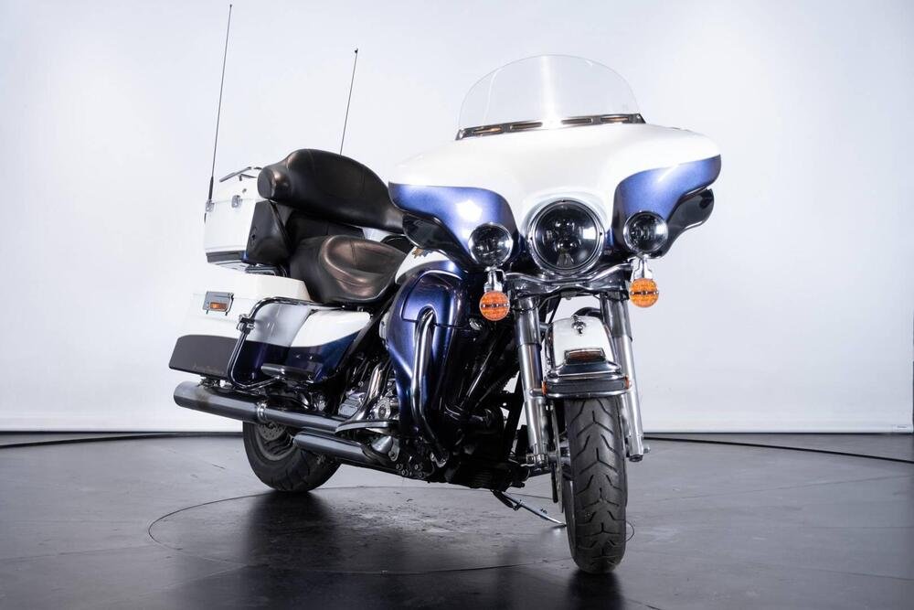 Harley-Davidson 1690 Electra Glide Classic (2010 - 12) - FLHTC (2)