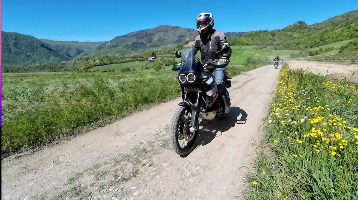 Adventourfest: Bobbio accoglie i grandi appassionati del mototurismo senza confini! (14)