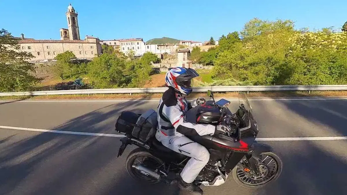 Adventourfest: Bobbio accoglie i grandi appassionati del mototurismo senza confini! (15)