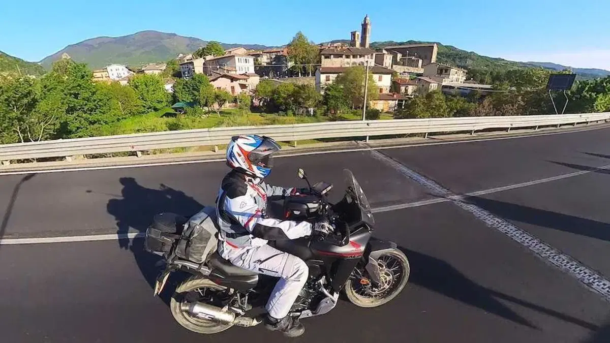Adventourfest: Bobbio accoglie i grandi appassionati del mototurismo senza confini! (17)