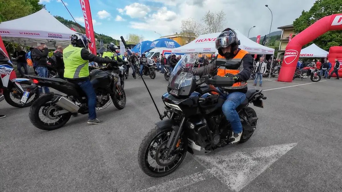 Adventourfest: Bobbio accoglie i grandi appassionati del mototurismo senza confini! (18)