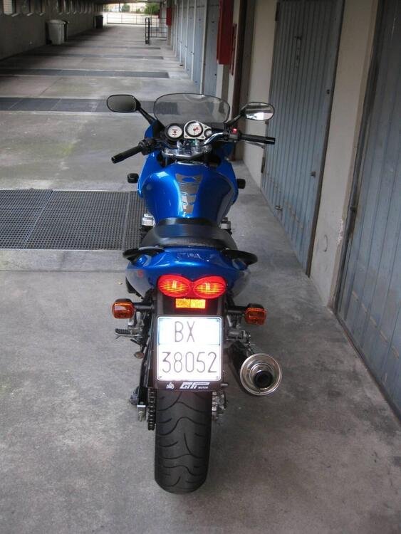 Kawasaki ZR 7S (4)
