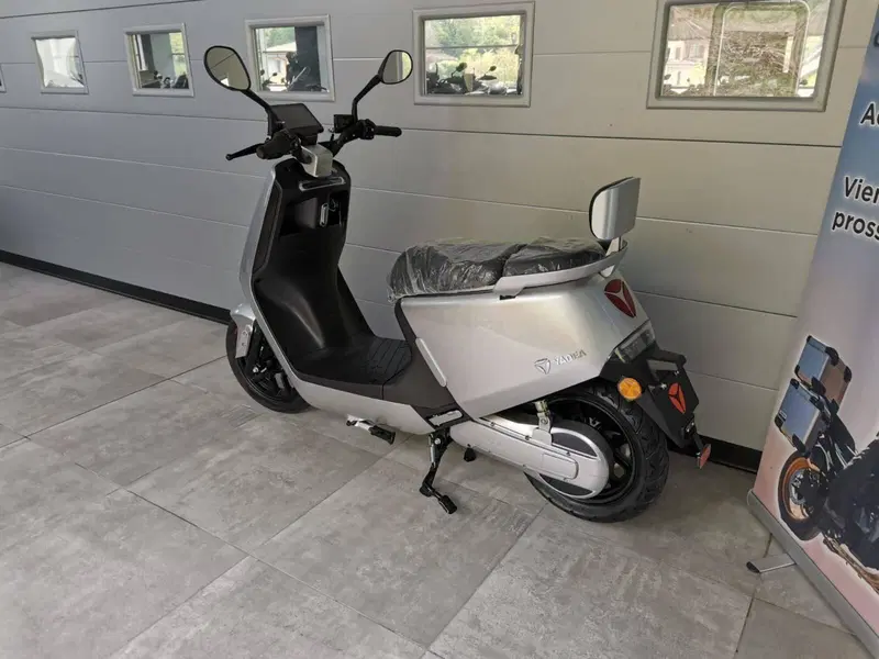 Yadea G5S (2022 - 26) (3)