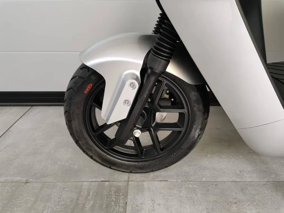 Yadea G5S (2022 - 26) (7)