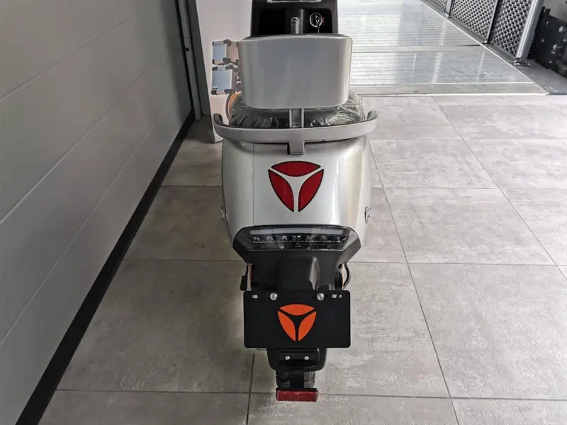 Yadea G5S (2022 - 26) (16)