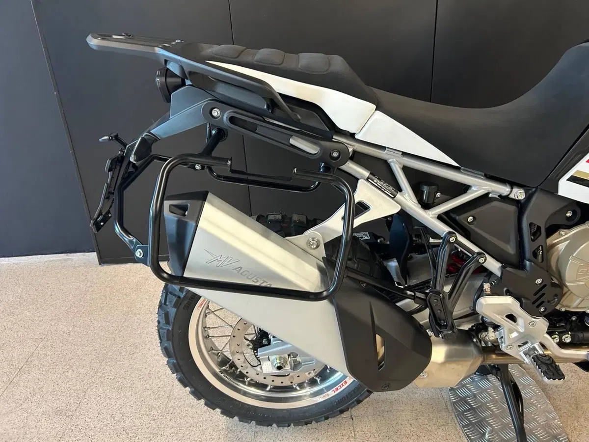 MV Agusta LXP Orioli (2024 - 26) (12)