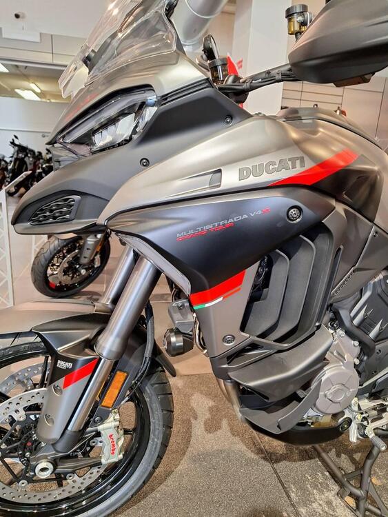 Ducati Multistrada V4 S Grand Tour (2024) (4)