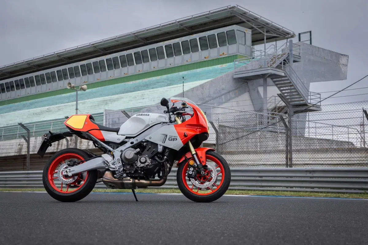 Yamaha XSR 900 GP TEST: ritorno alla "Golden Age" [VIDEO & GALLERY] (6)