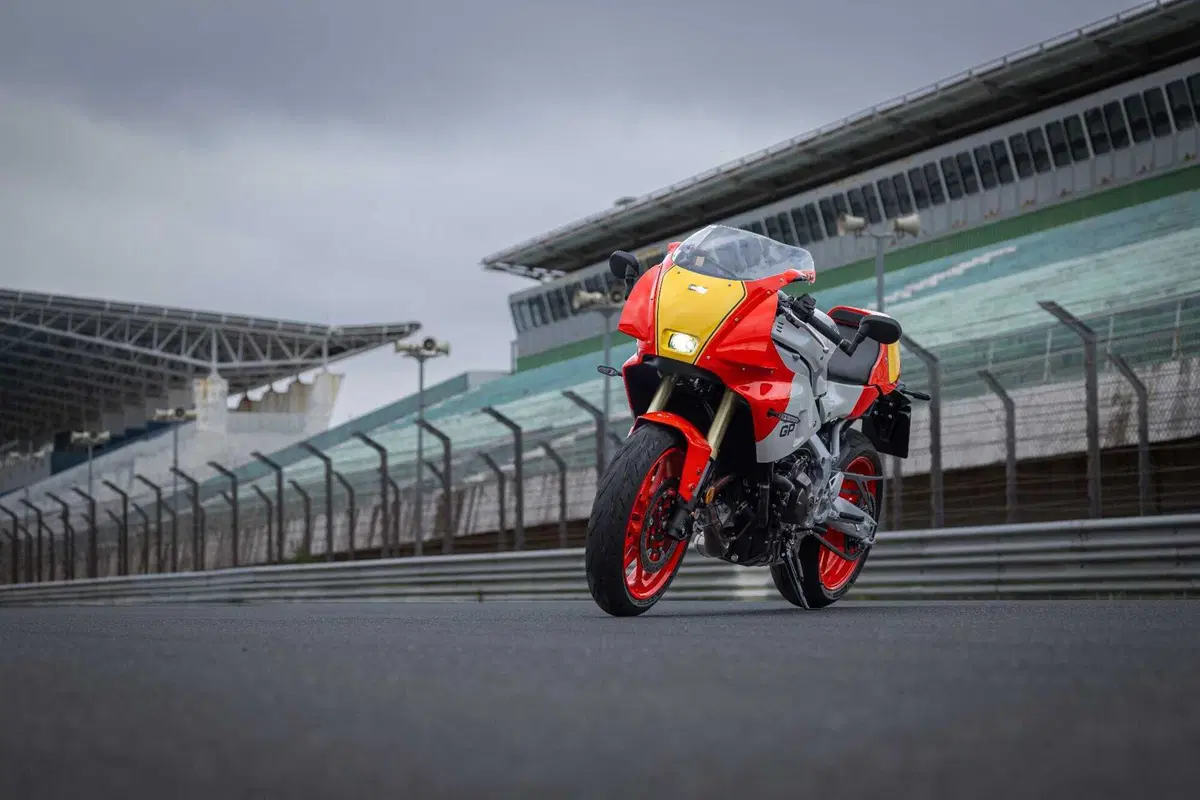 Yamaha XSR 900 GP TEST: ritorno alla "Golden Age" [VIDEO & GALLERY] (8)