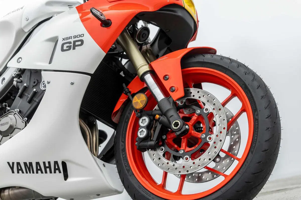 Yamaha XSR 900 GP TEST: ritorno alla "Golden Age" [GALLERY] (14)