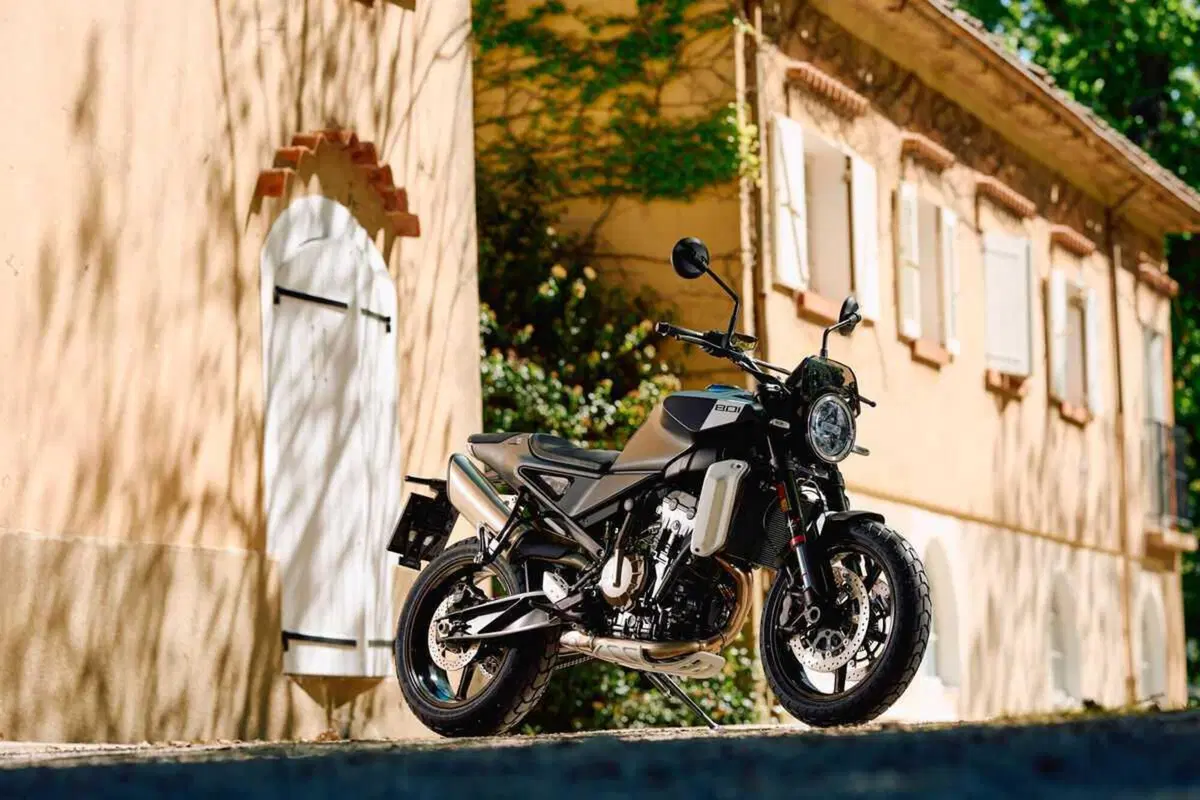 Husqvarna Svartpilen 801 (2)