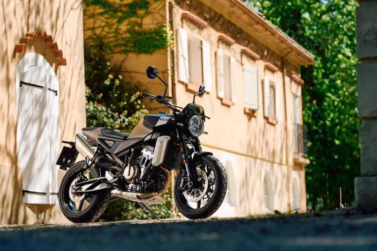 Husqvarna Svartpilen 801 (3)