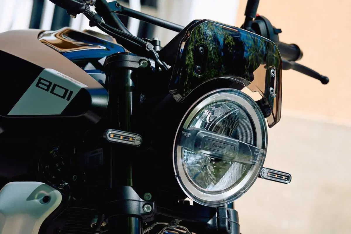 Husqvarna Svartpilen 801 (50)