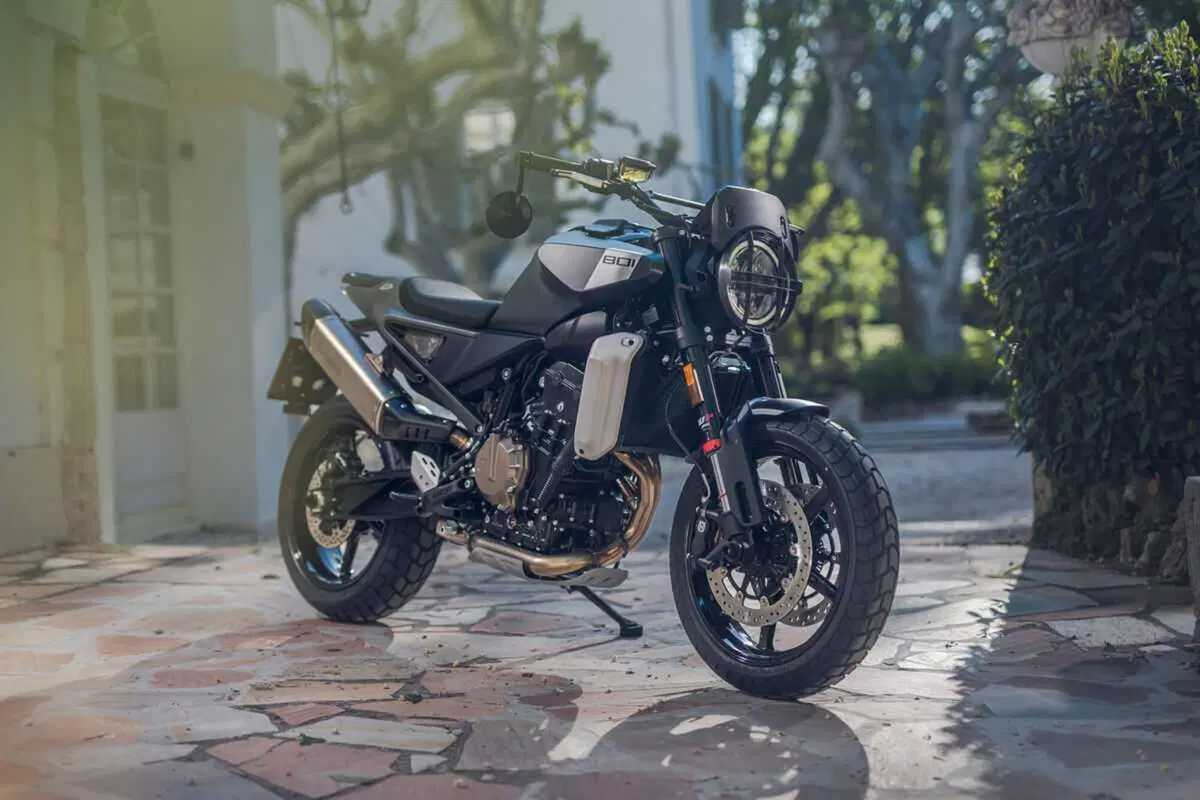 Husqvarna Svartpilen 801 (61)