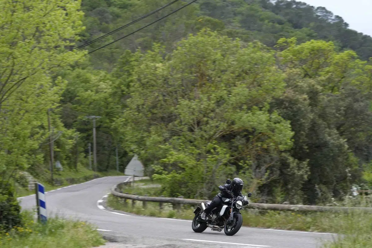 Husqvarna Svartpilen 801, la prova su strada. Pro e contro! [VIDEO E GALLERY] (5)
