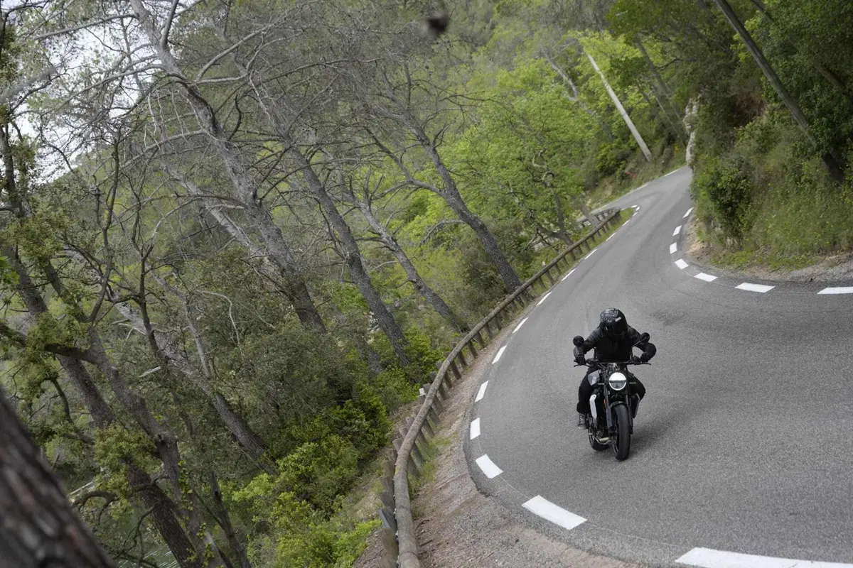 Husqvarna Svartpilen 801, la prova su strada. Pro e contro! [VIDEO E GALLERY] (19)