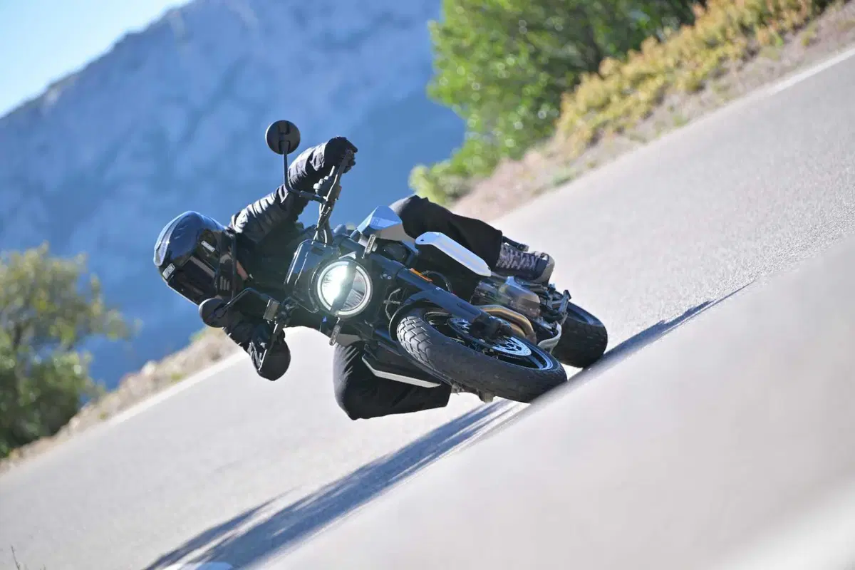 Husqvarna Svartpilen 801, la prova su strada. Pro e contro! [VIDEO E GALLERY] (27)