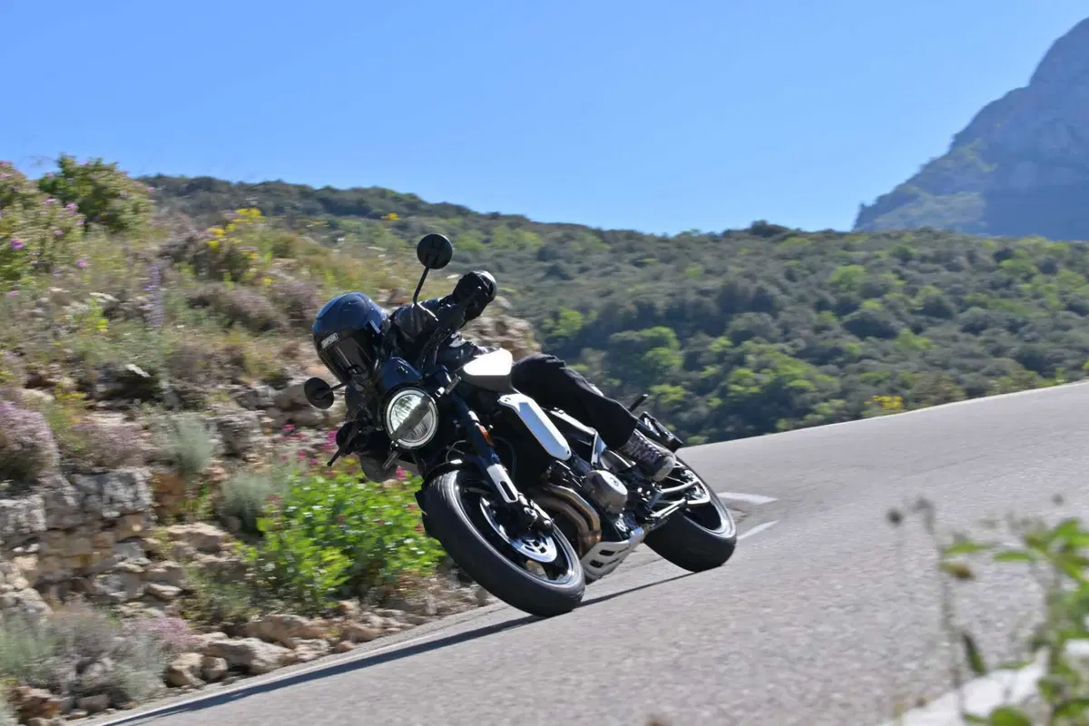 Husqvarna Svartpilen 801, la prova su strada. Pro e contro! [VIDEO E GALLERY] (30)