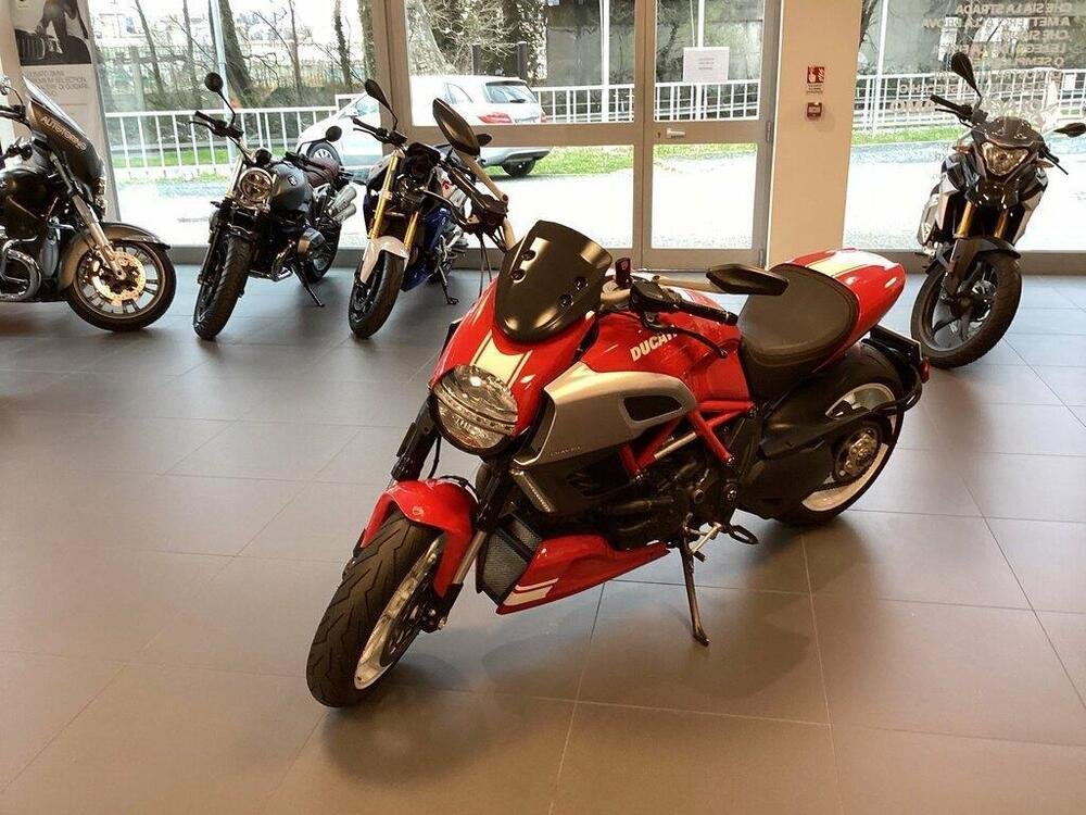 Ducati Diavel 1200 Carbon (2010 - 13)
