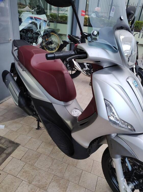 Piaggio Beverly 350 SportTouring ie ABS (2011 - 17) (5)
