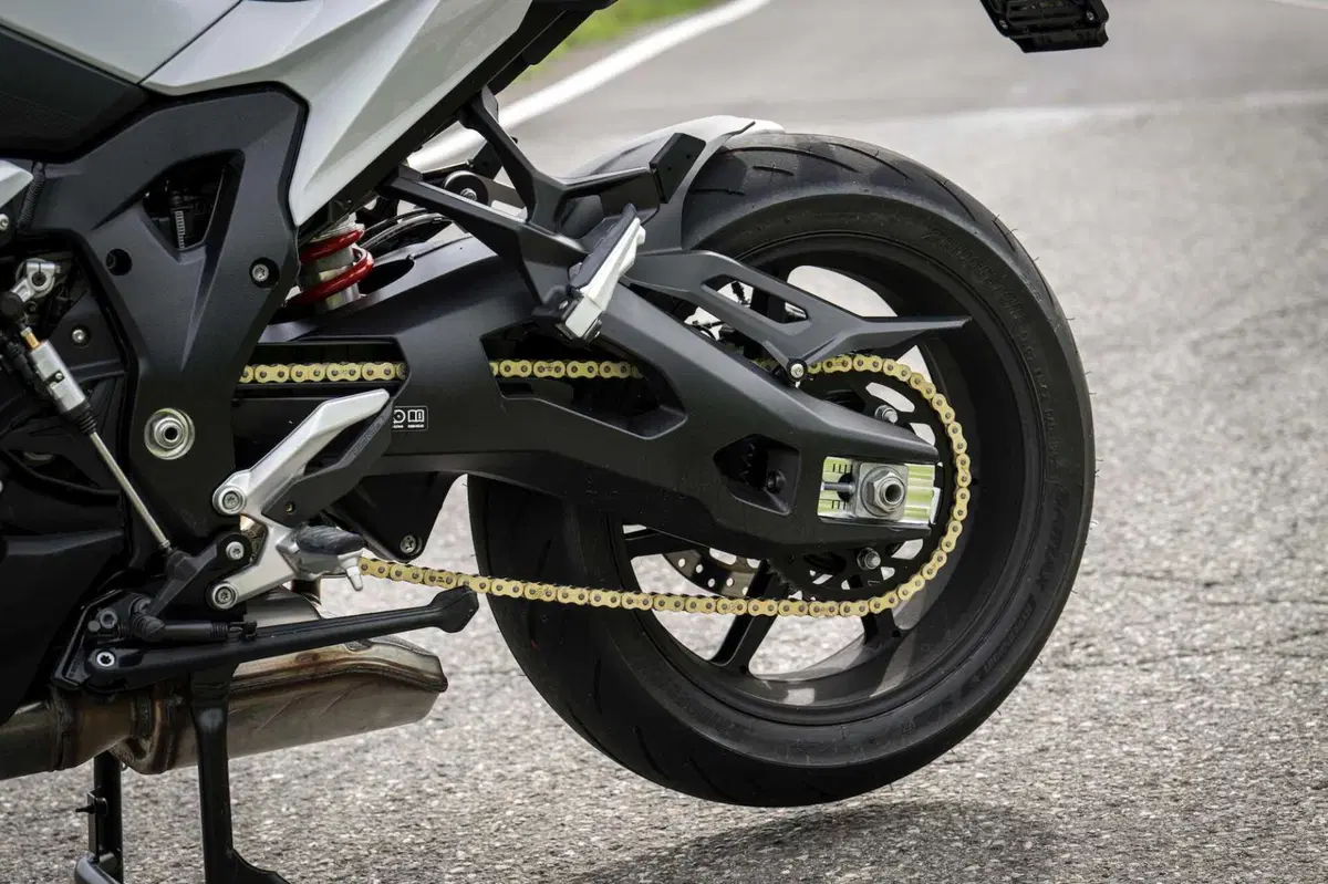 BMW S 1000 XR: Turismo Superbike!