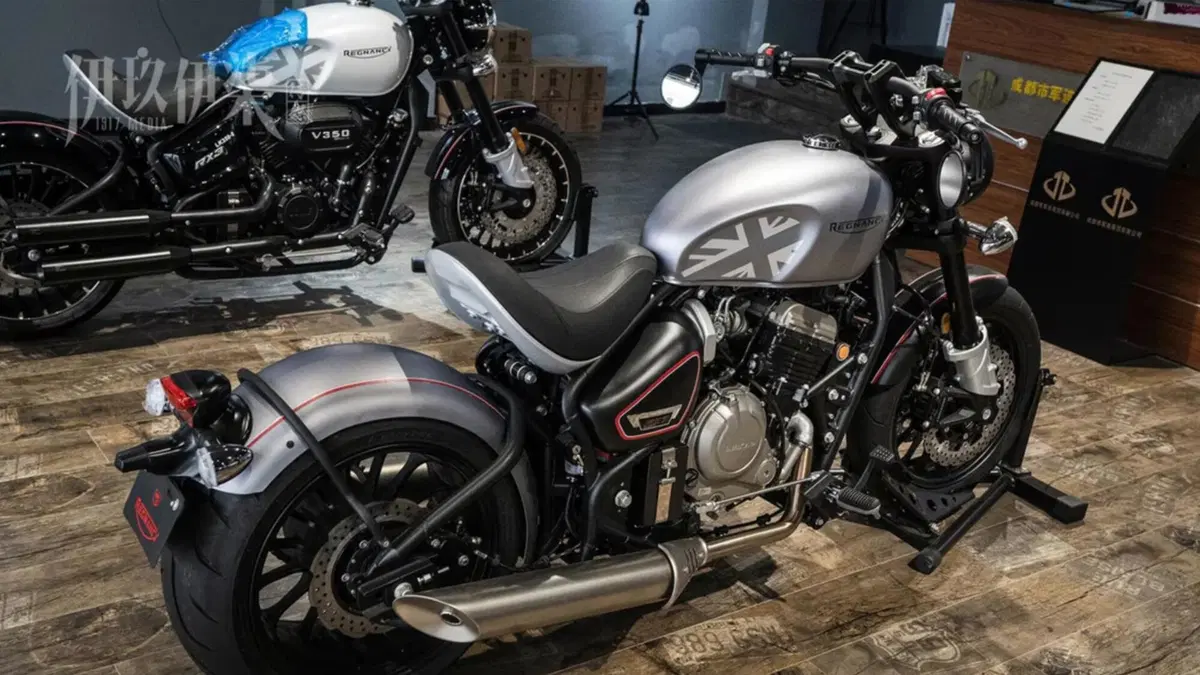 Regnancy RX7: il Bobber con posteriore da 240, non arriverà in Italia (6)