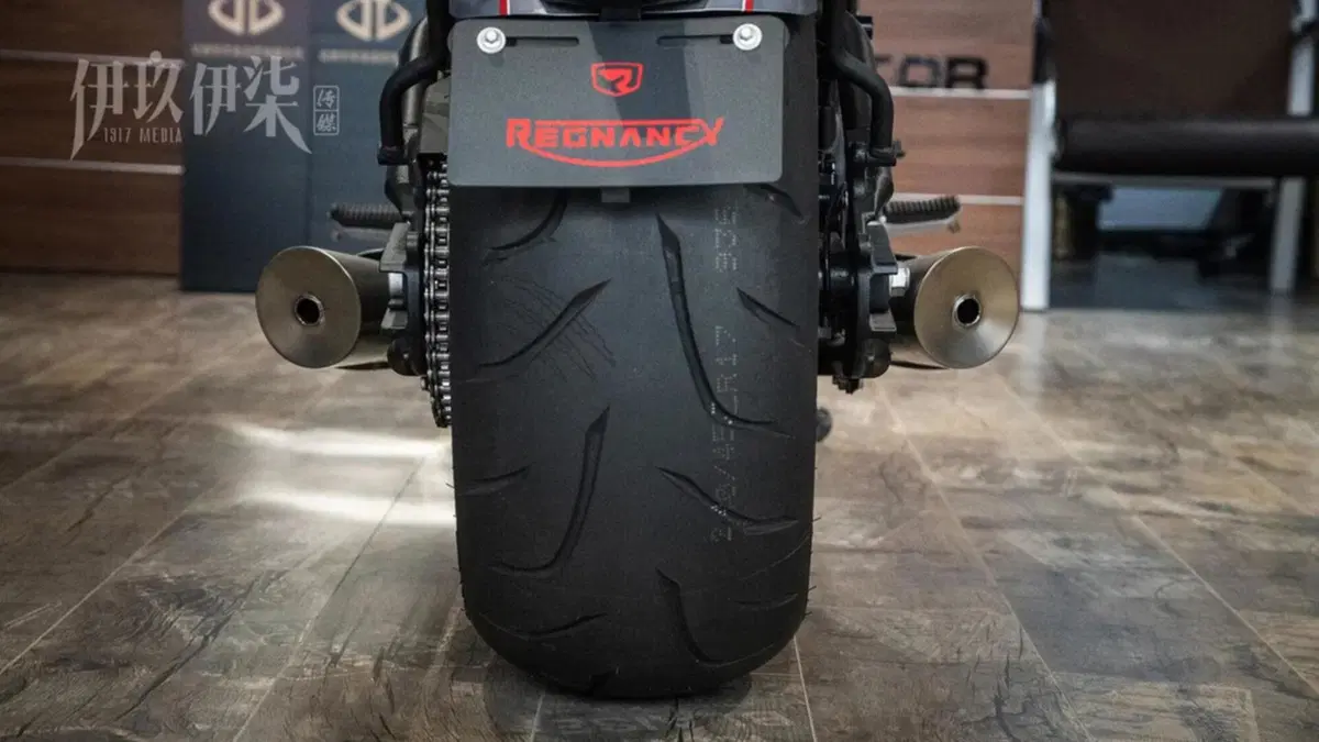 Regnancy RX7: il Bobber con posteriore da 240, non arriverà in Italia