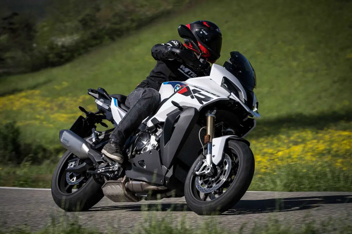 BMW S 1000 XR: Turismo Superbike! (7)