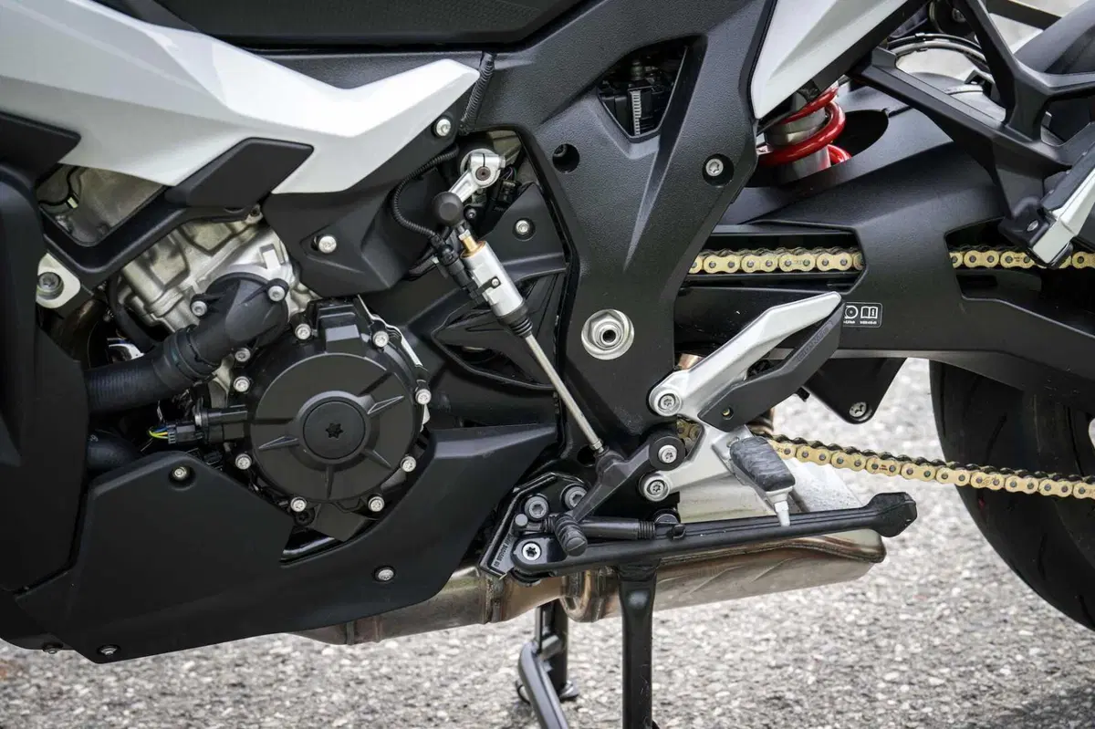 BMW S 1000 XR: Turismo Superbike! (14)