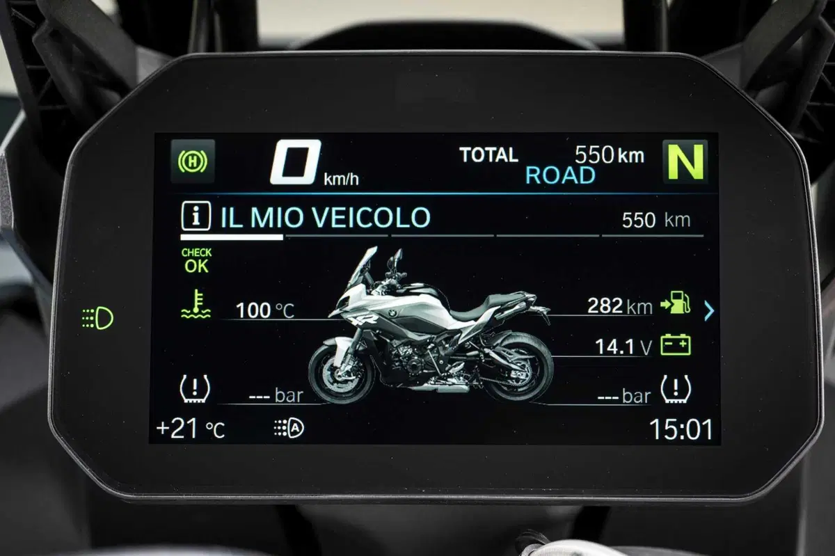 BMW S 1000 XR: Turismo Superbike! (16)
