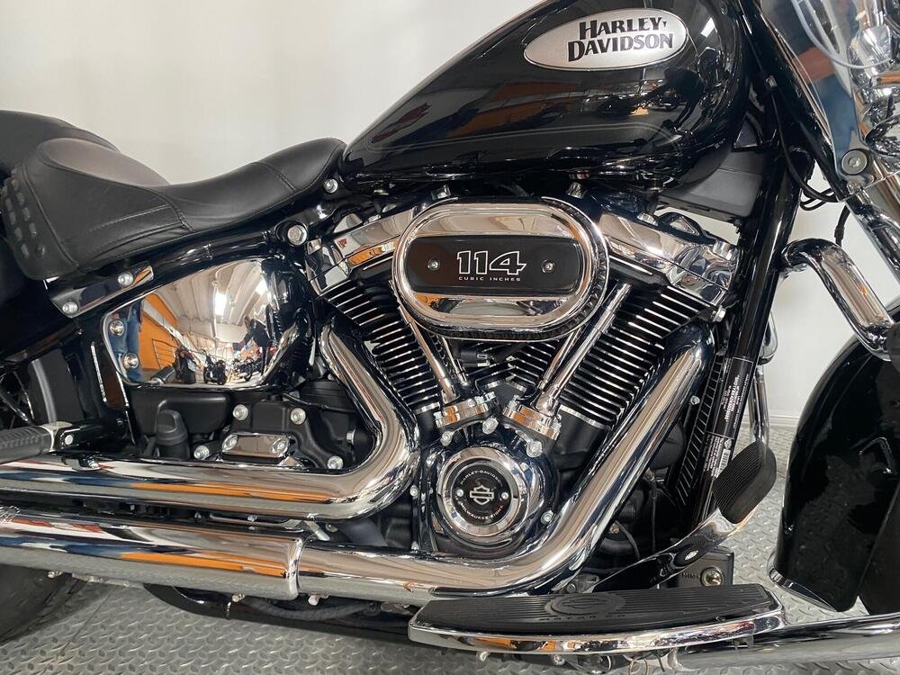 Harley-Davidson 114 Heritage Classic (2018 - 20) - FLHCS (2)