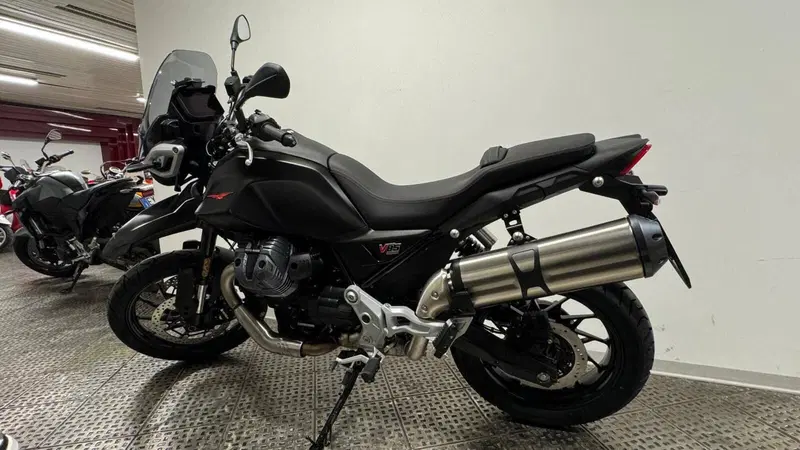 Moto Guzzi V85 Strada (2024 - 26) (3)
