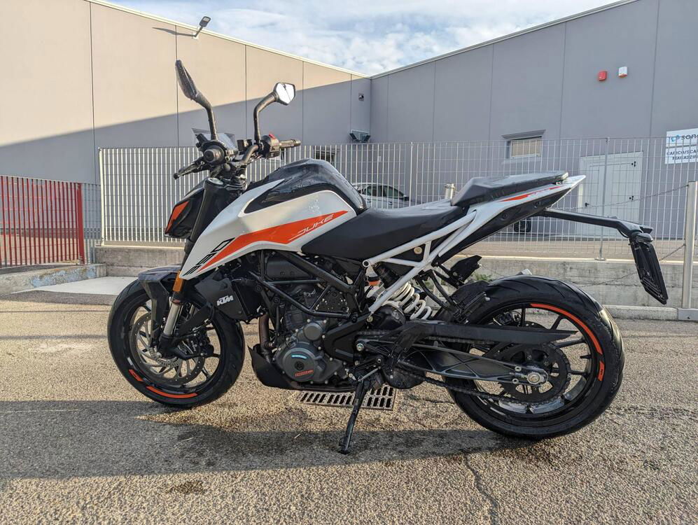 KTM 390 Duke (2021 - 23) (4)