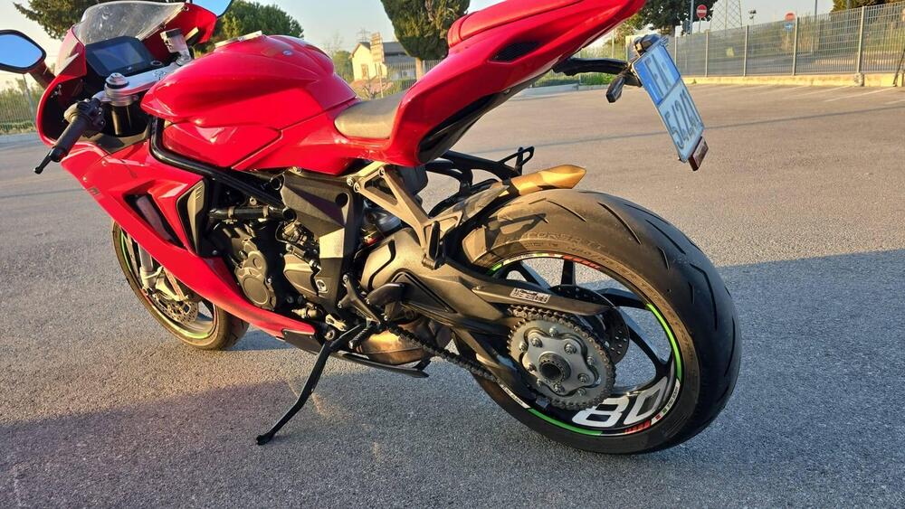 MV Agusta F3 800 Rosso (2021 - 23) (3)