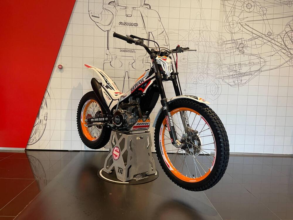 Montesa Cota 4RT Race Replica (2017 - 21) (3)