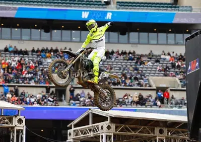 Monster Energy Ama Supercross 2024: Jett Lawrence stravince a Philadelphia [VIDEO]