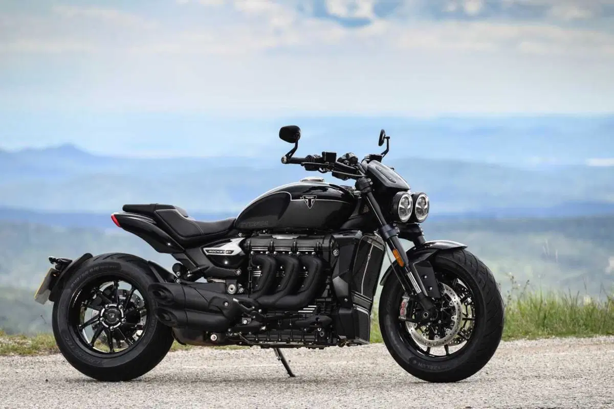 Triumph Rocket 3 Storm R e Storm GT: il TEST del mostro dal cuore grande (21)