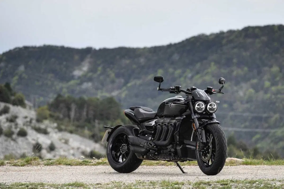 Triumph Rocket 3 Storm R e Storm GT: il TEST del mostro dal cuore grande (22)