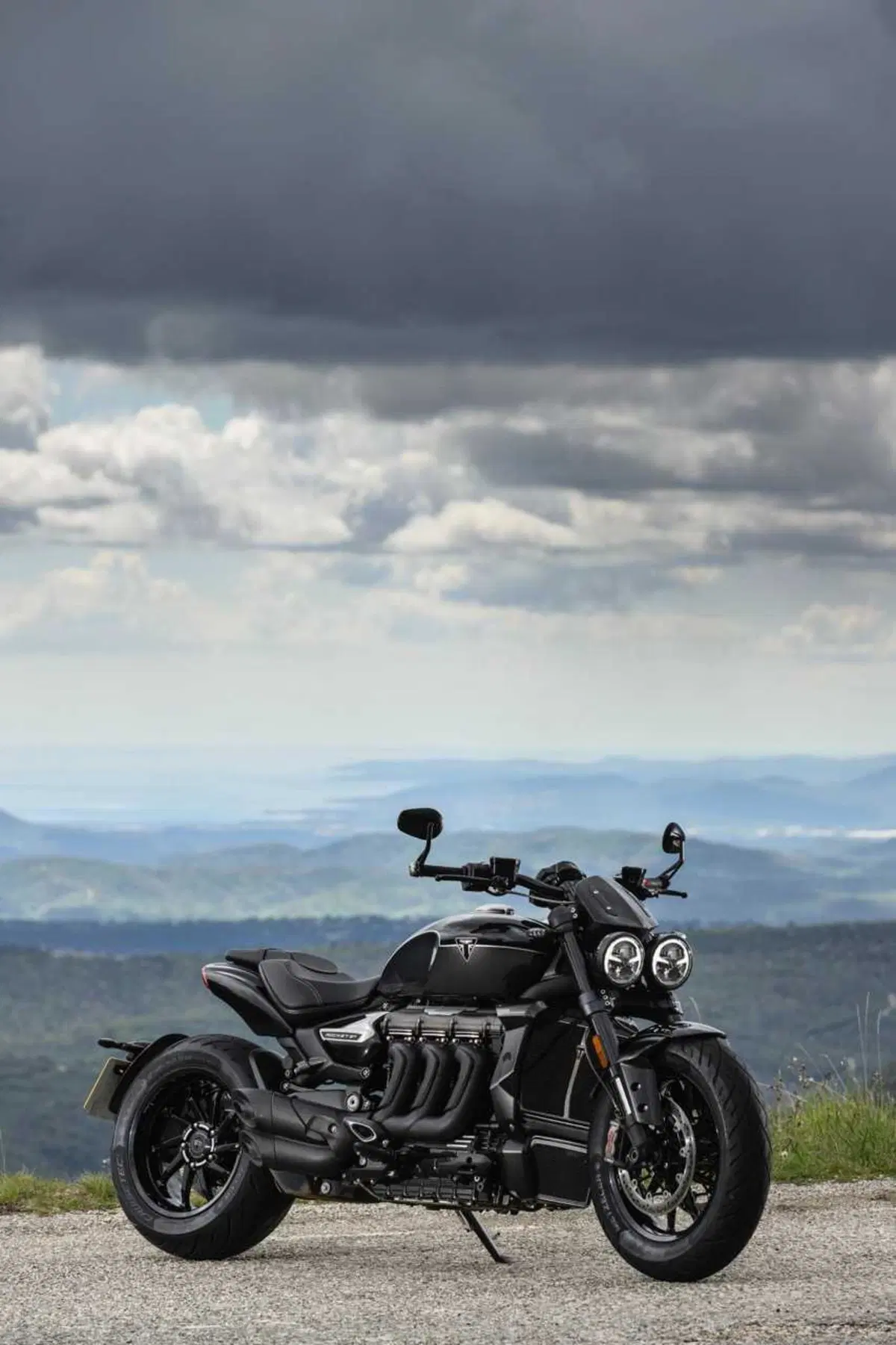 Triumph Rocket 3 Storm R e Storm GT: il TEST del mostro dal cuore grande (28)