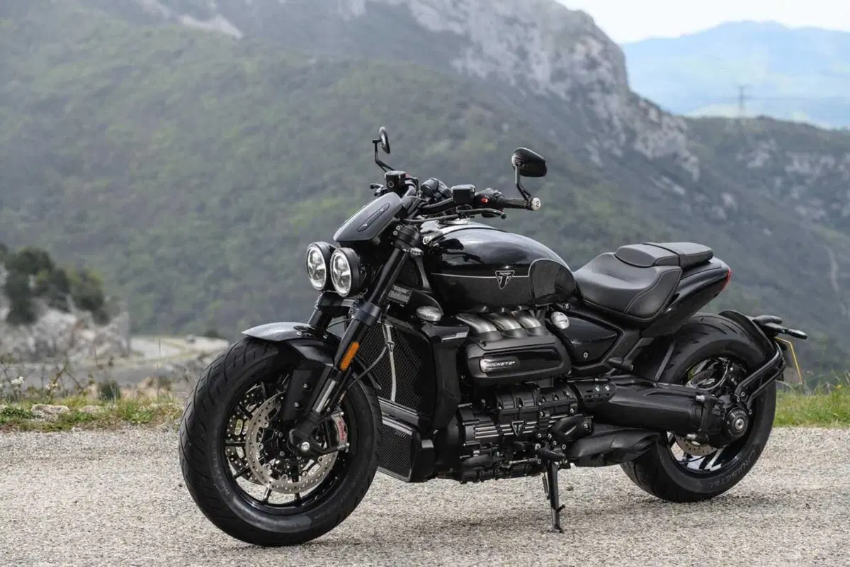 Triumph Rocket 3 Storm R e Storm GT: il TEST del mostro dal cuore grande (35)