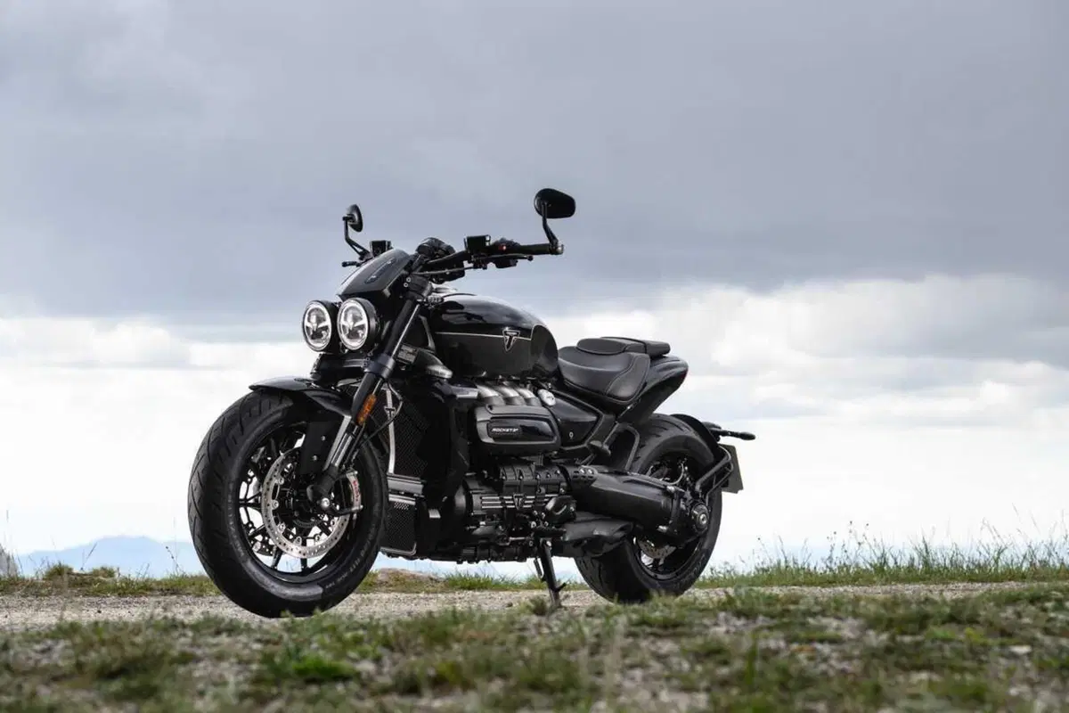 Triumph Rocket 3 Storm R e Storm GT: il TEST del mostro dal cuore grande (40)