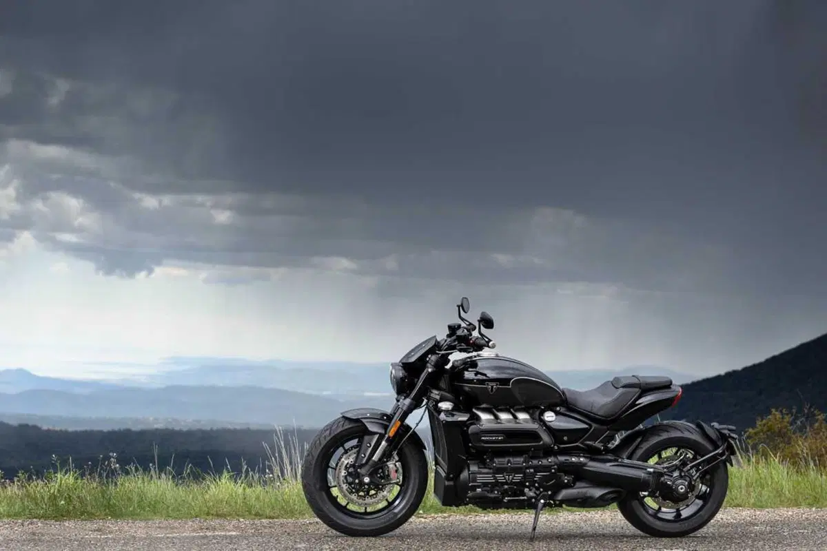 Triumph Rocket 3 Storm R e Storm GT: il TEST del mostro dal cuore grande (41)