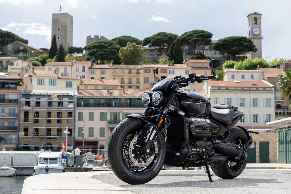 Triumph Rocket 3 Storm R e Storm GT: il TEST del mostro dal cuore grande (43)