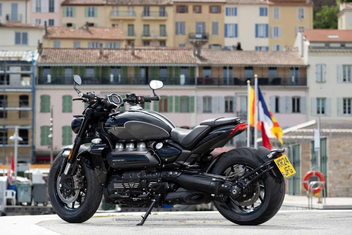 Triumph Rocket 3 Storm R e Storm GT: il TEST del mostro dal cuore grande (46)
