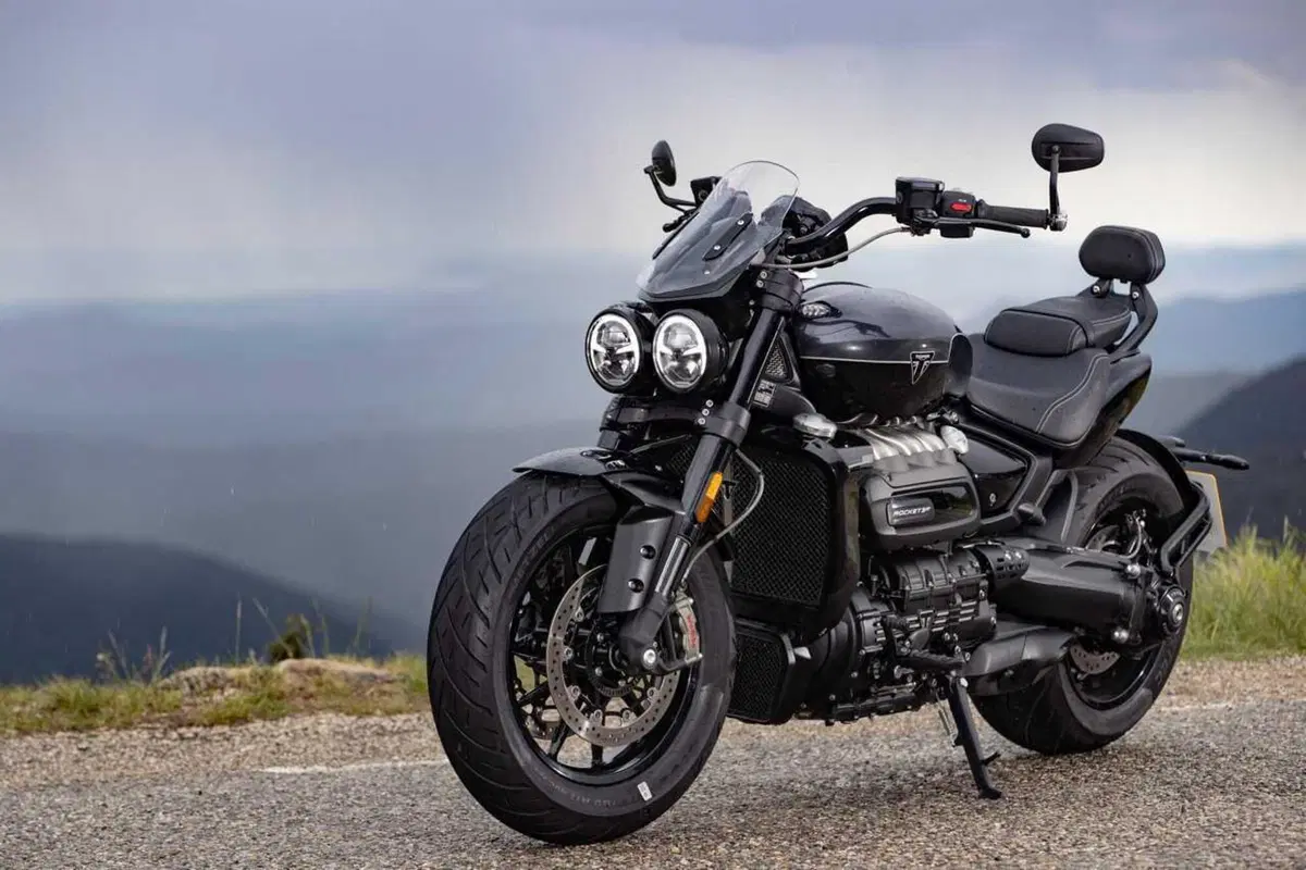 Triumph Rocket 3 Storm R e Storm GT: il TEST del mostro dal cuore grande (58)