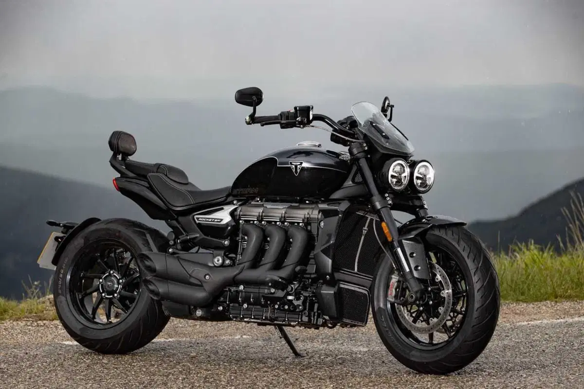 Triumph Rocket 3 Storm R e Storm GT: il TEST del mostro dal cuore grande (59)