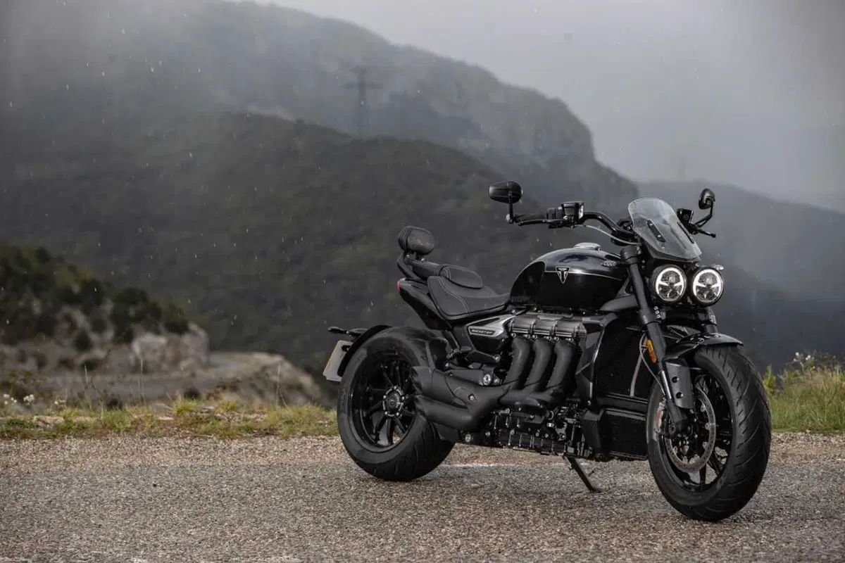 Triumph Rocket 3 Storm R e Storm GT: il TEST del mostro dal cuore grande (61)