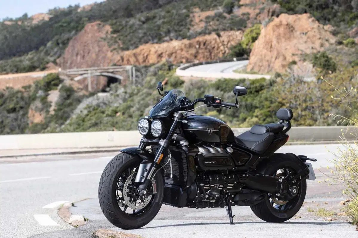 Triumph Rocket 3 Storm R e Storm GT: il TEST del mostro dal cuore grande (64)