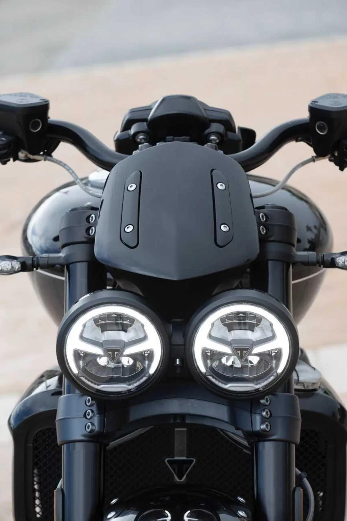 Triumph Rocket 3 Storm R e Storm GT: il TEST del mostro dal cuore grande (72)